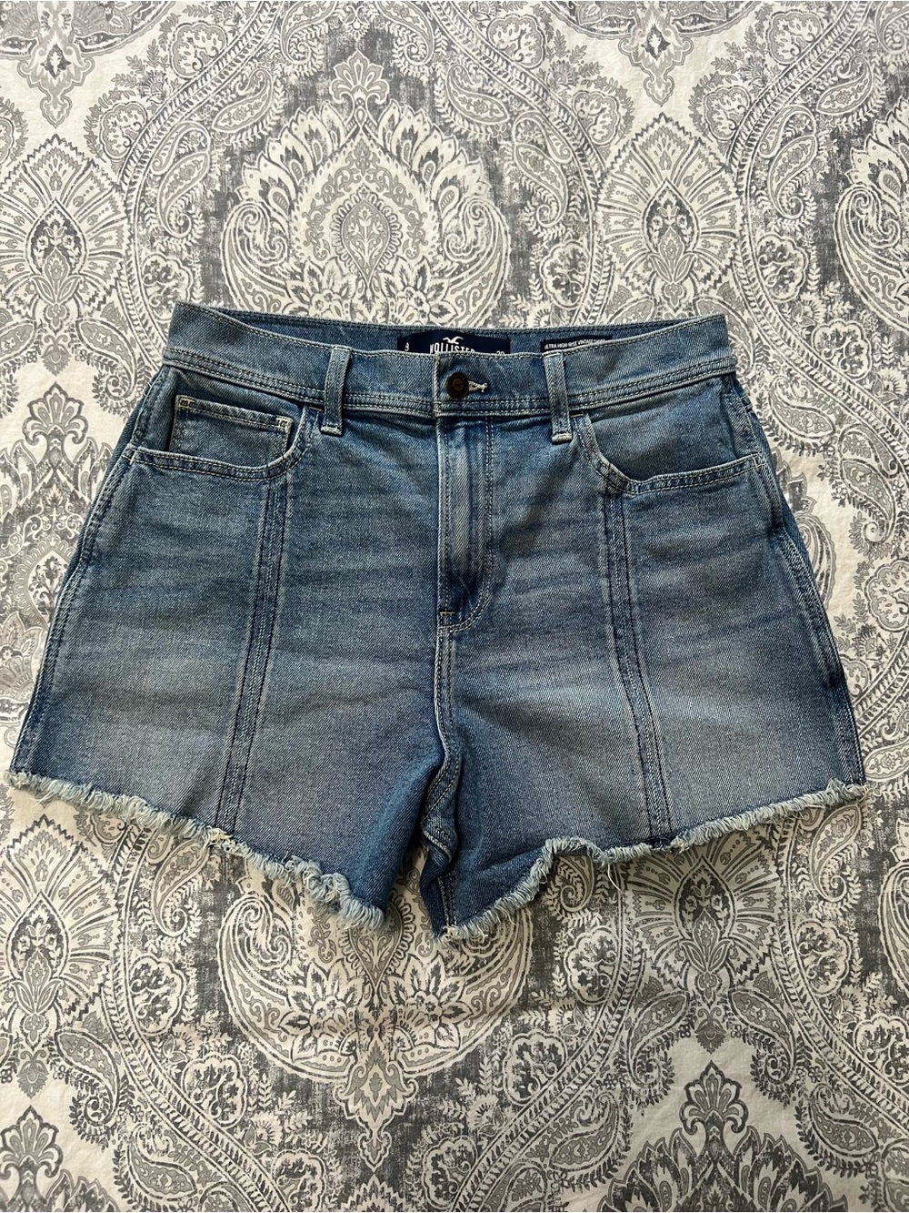 290 - Hollister Ultra High-Rise Vintage Shorts